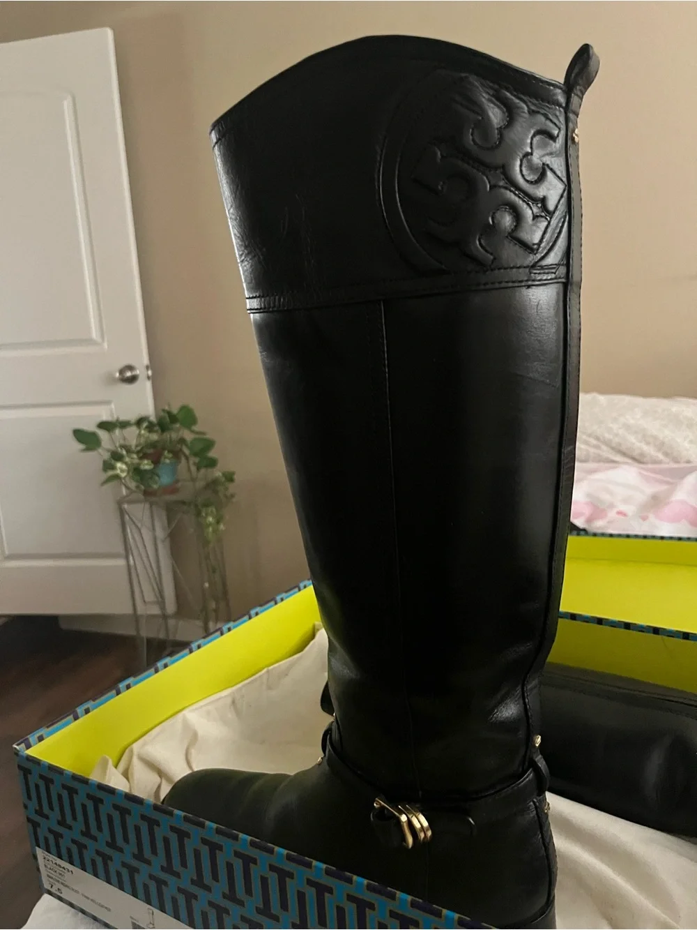 Tory Burch classic tory